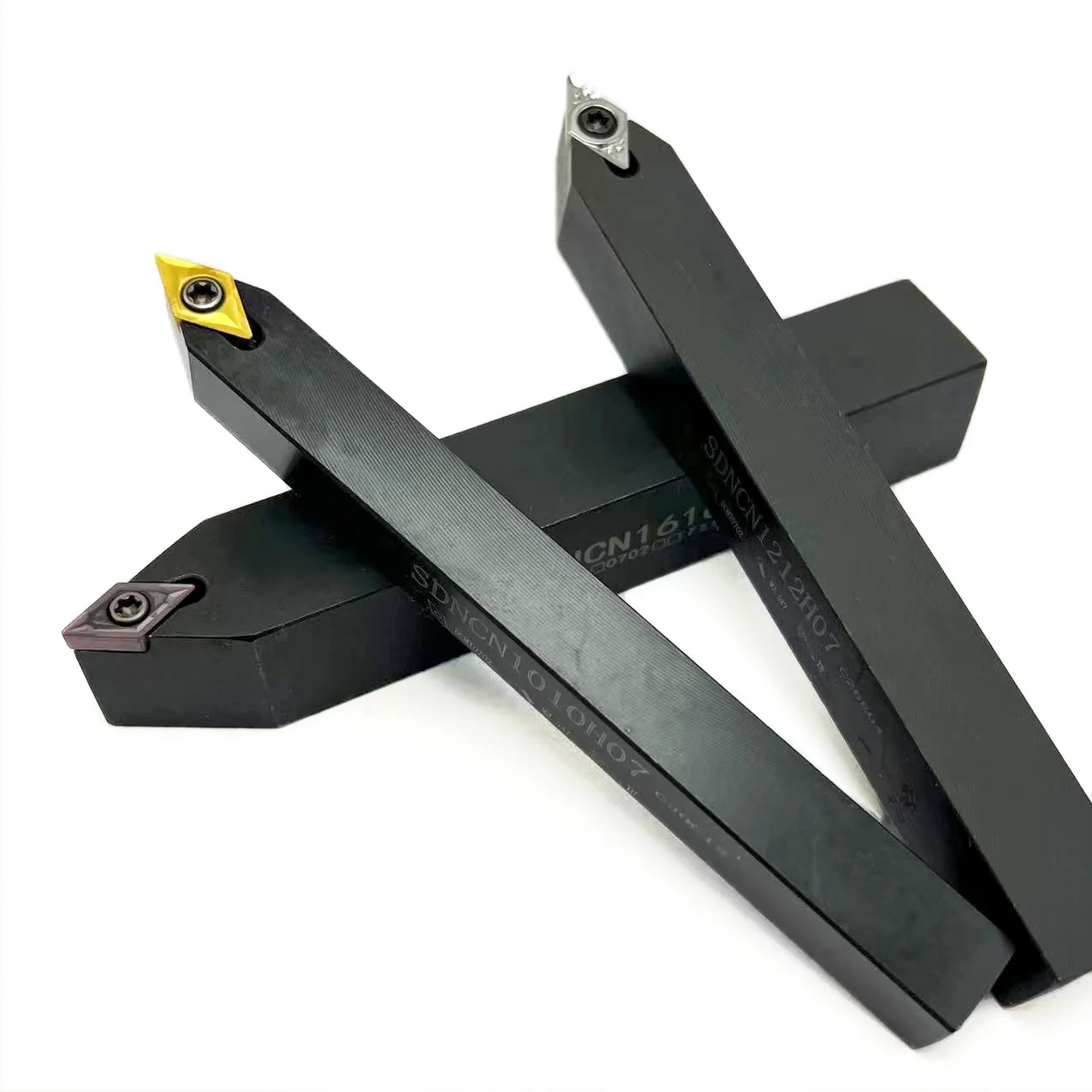 

DCMT070204 и держатель токарного станка SDNCN1010H07 SDNCN1212H07 SDNCN1616H07 для DCMT07204 VP15TF UE6020