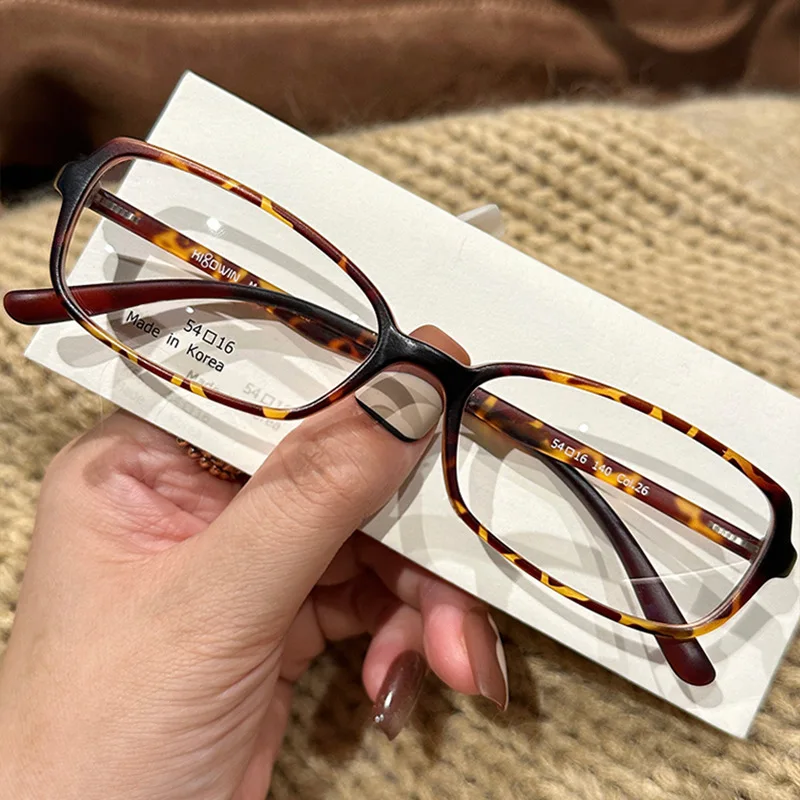 

6.6g Ultralight Rectangle Reading Glasses Women Myopia Prescription Eyeglasses Vintage Black Tortoise Anti Blue Light 75 150 250