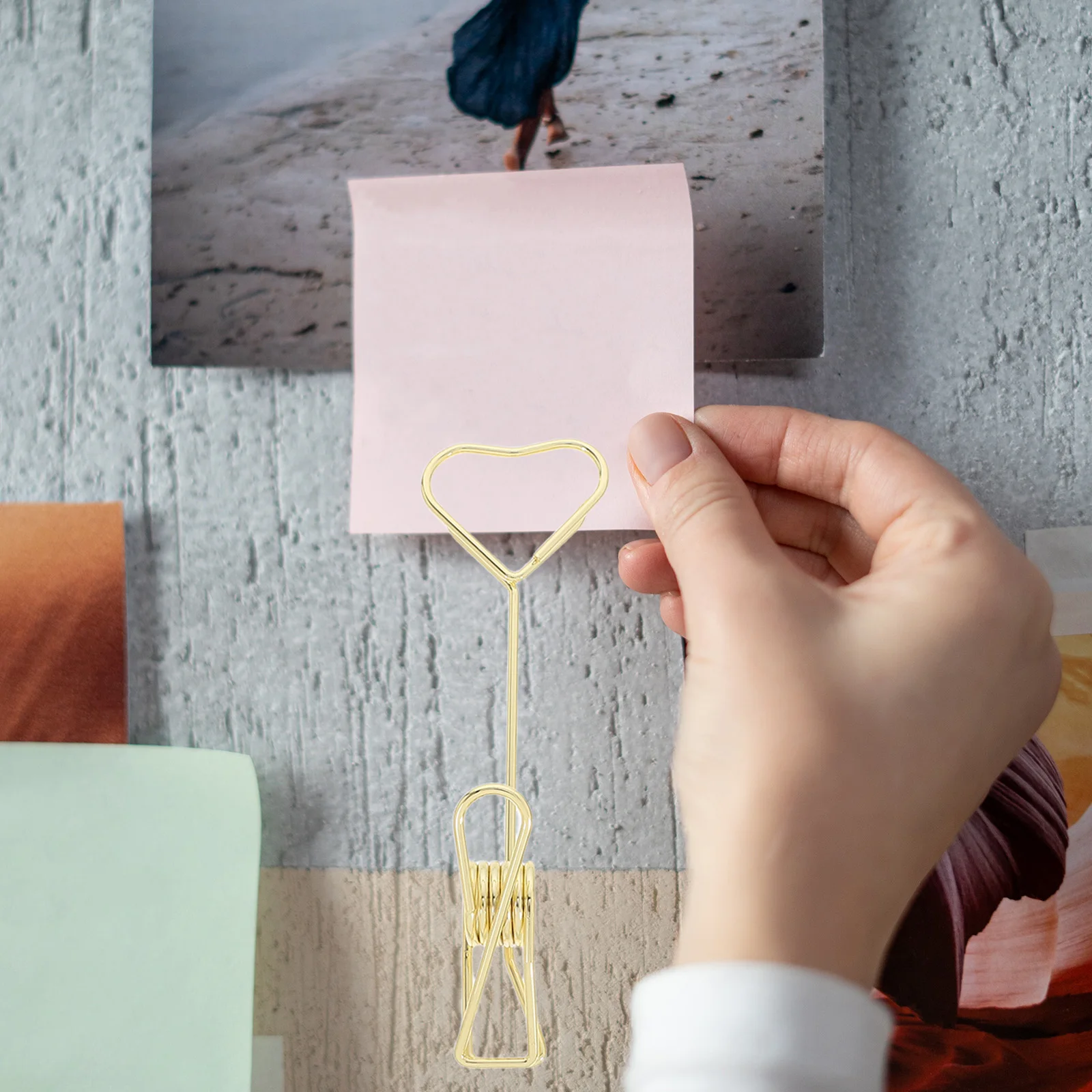 

6 Pcs Memorandum Holder Desk Business Card Clip Stand Metal Heart Display for Notes Golden Photo Office