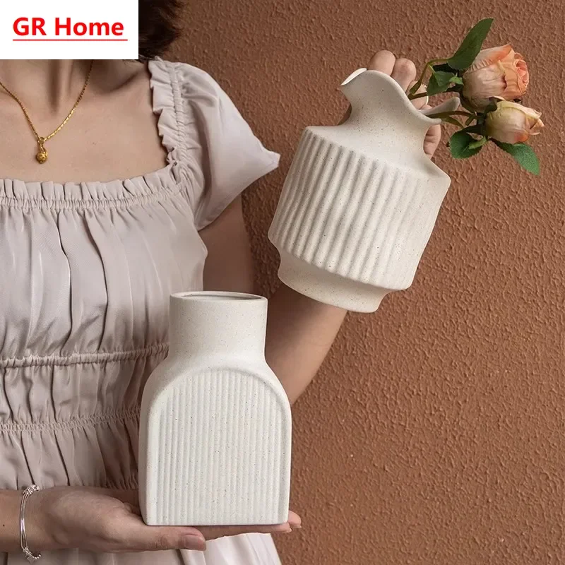 Cream Tone Unglazed Mini Ceramic Vase, European Retro Light Luxury Ornament, Multipurpose for Fresh Flower Arrangement
