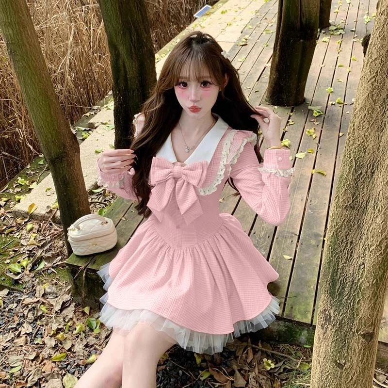 فرنسا الحلو فستان بكم طويل الوردي بلون مقوس دانتيل عالية الخصر المرقعة القوس الخامس الرقبة سليم Y2k المرأة عادية خريف 2025 #3