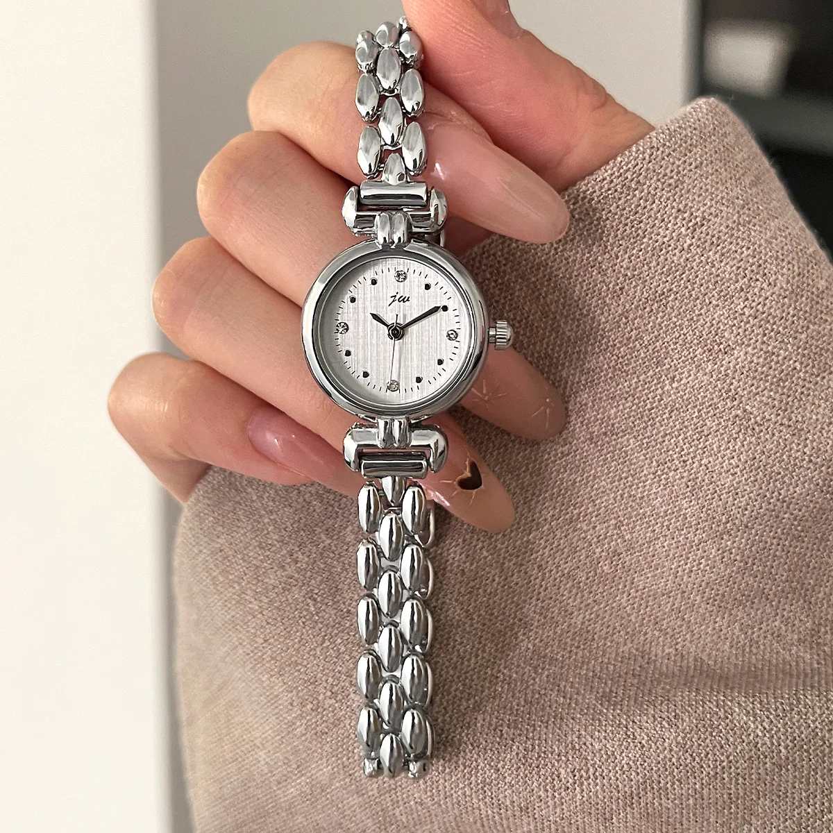 Women's Retro Small Bracelet Watch Exquisite Versatile Simple Fashion Quartz Timepiece Watches
