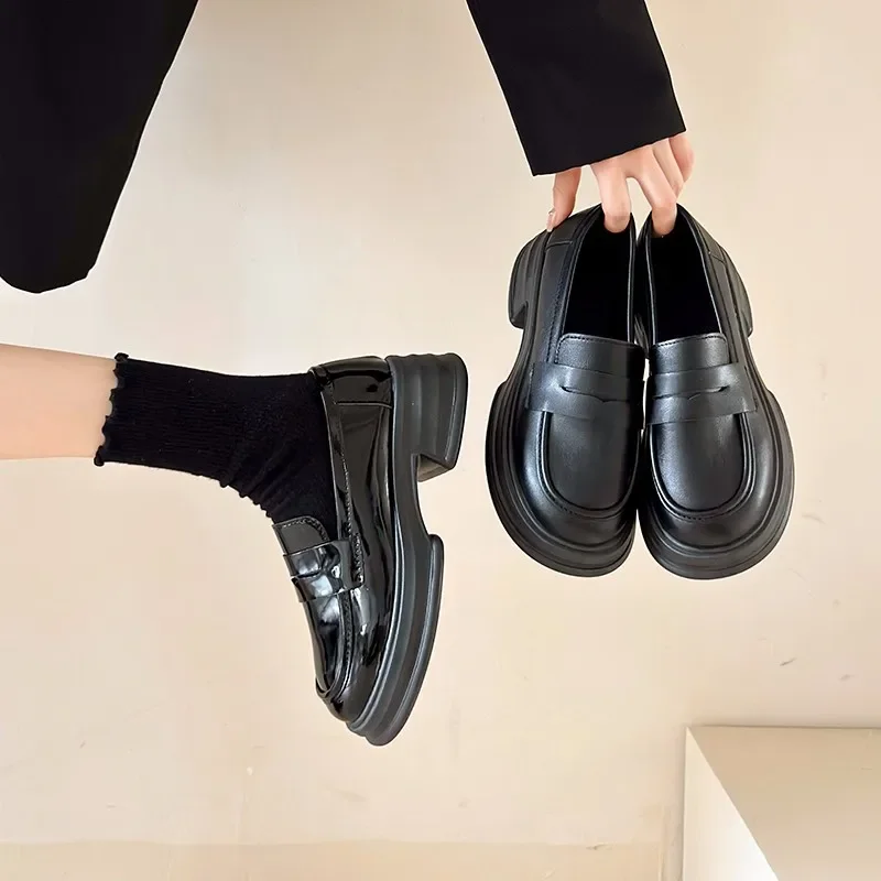 Bombas de plataforma robusto para mulheres, sapatos de salto alto, couro envernizado, deslizar, sapatos de uniforme preto Jk, Mary Janes, primavera, 2022