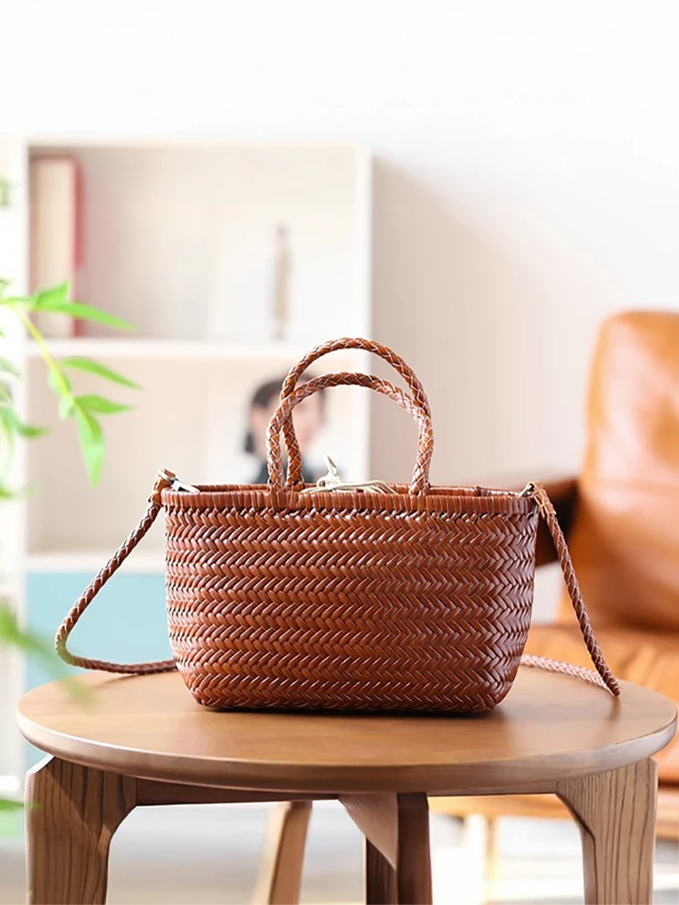

Handbags Women's 2025 New Summer Seaside Beach Vacation Weaving Casual Leather Shopping Bag Vintage Women Big Tote