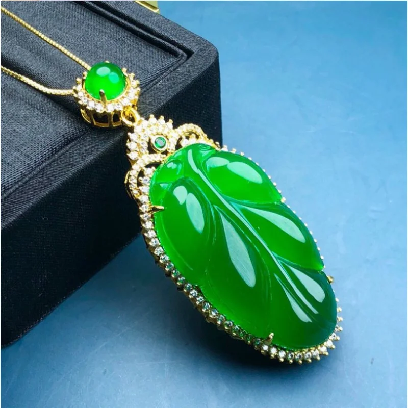 Factory Wholesale Full Green Chalcedony Leaf Pendant 925 Mosaicagate Descendants of the Rich Pendant Sweater Chain