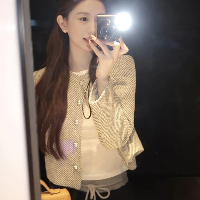 Women Tweed Jacket Pearl Button Boucle Coat Crew Neck Cropped Blazer Long Sleeve Contrast Stitch Elegant French Style Outerwear