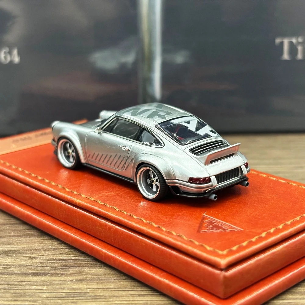 โมเดลรถเรซิ่น Make Up 1:64 Singer DLS Goodwood Festival of 2019