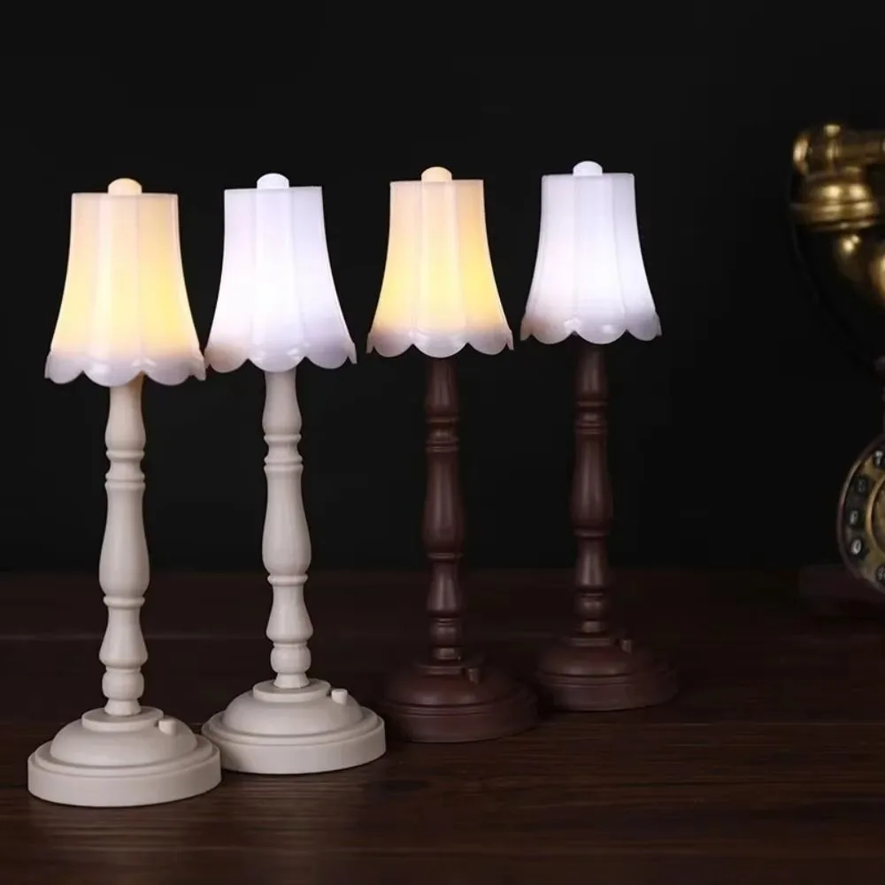 Mini Retro Small Table Lamp Desk Decoration Living Room Decoration Bedside LED Mini Model Night Lights Ornaments Christmas