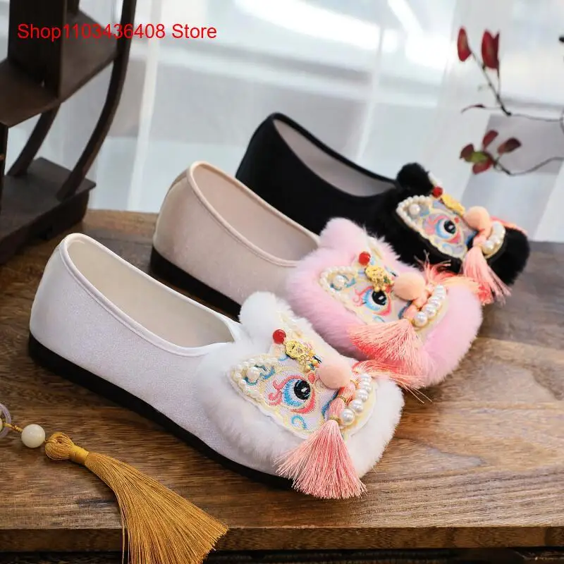Wonen's Tiger Head Shoes New Style Cloth Shoes for Women Flat Soft Sole Antique Style Embroidered Shoes