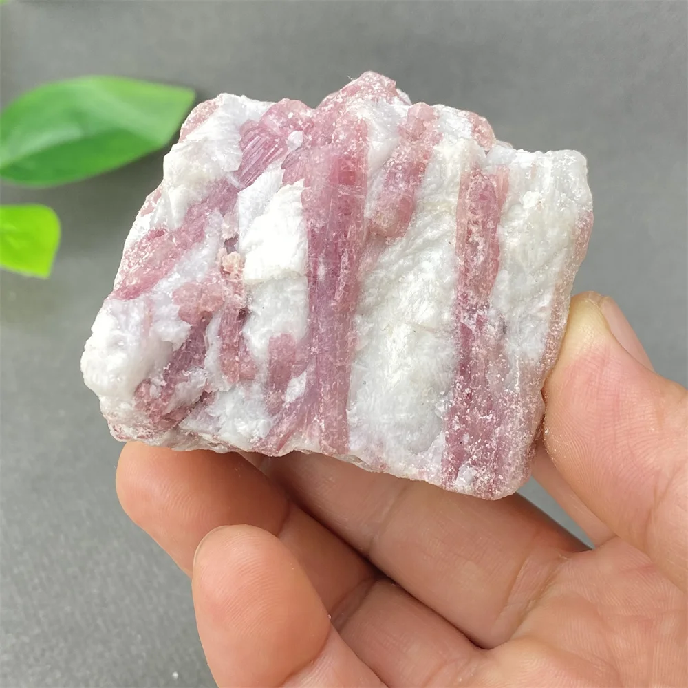 

Natural Pink Tourmaline Original Mineral Specimens Reiki Treatment Crystal Specimens Home Decoration Ornaments