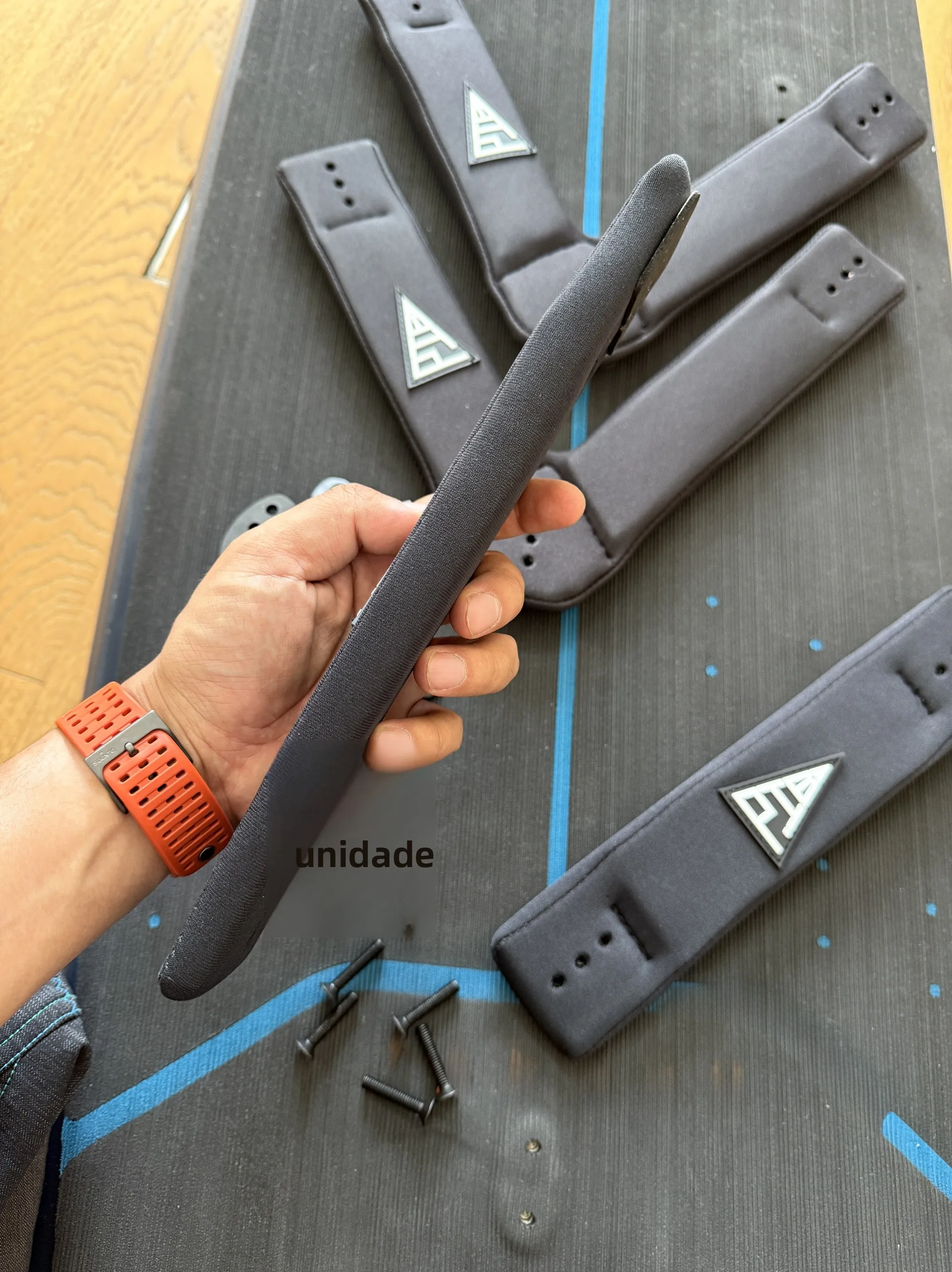 professional-water-wing-board-foot-cover-v-shape-sailboard-wind-wing-foot-cover-outdoor-surfing-sliding-camping-travel-gear