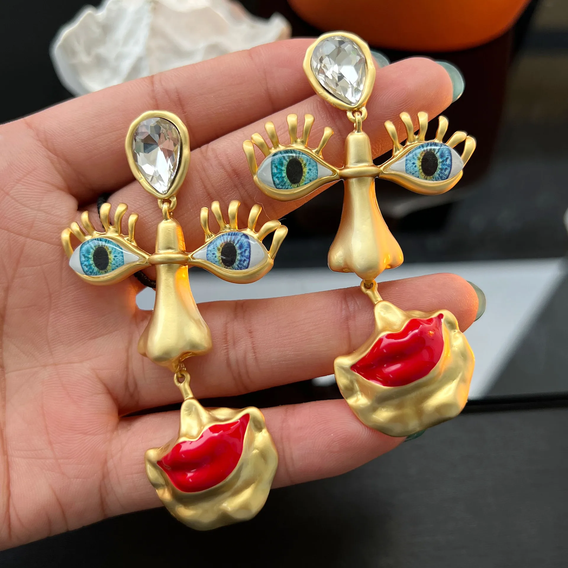Vintage Abstract Human Face Sculpture Drop Earrings Copper Brass Body Hypoallergenic Silver Stud Ladies Banquet Ear Accessories