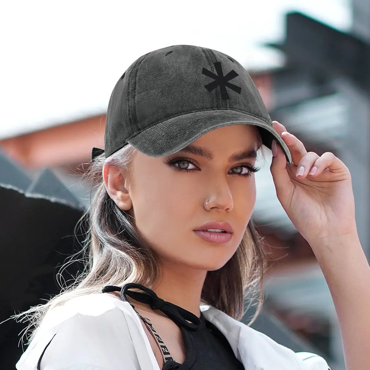 قبعة بيسبول مغسولة "Black Asterisk Simple, Bold Symbol - على أساس فن الرسم"
