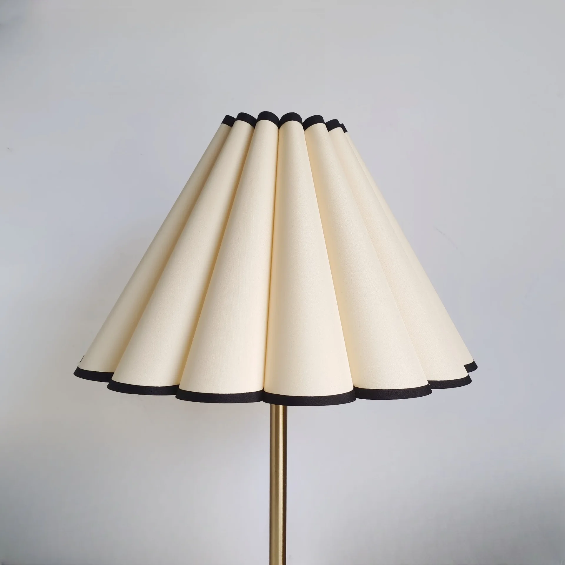 E27 Fabric Petal Lampshade For Table Lamps Floor Lamps Chandeliers Bedside Lamps Ceiling Lamps LED Lamp Shade Replacement