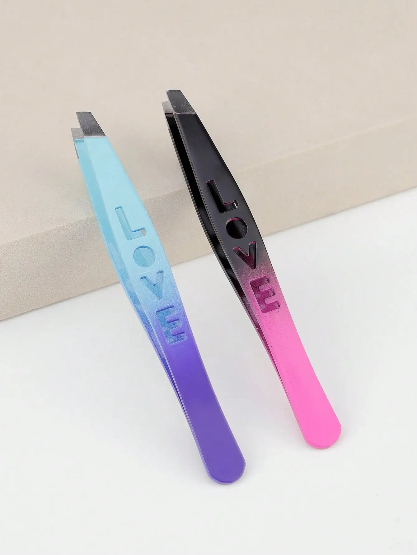 1 pc Stainless Steel Slanted Eyebrow Tweezers Gradient  LOVE Printed Precision Hair Plucker For Eyebrow Shaping Beauty Tool