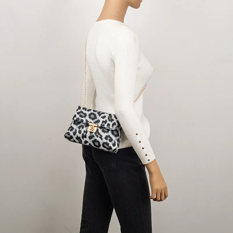 Modische Damen-Umhängetasche mit Leopardenmuster, exquisite, vielseitige Trend-Umhängetasche, Pendler-Temperament, Retro, kleine quadratische Tasche – Detail 10