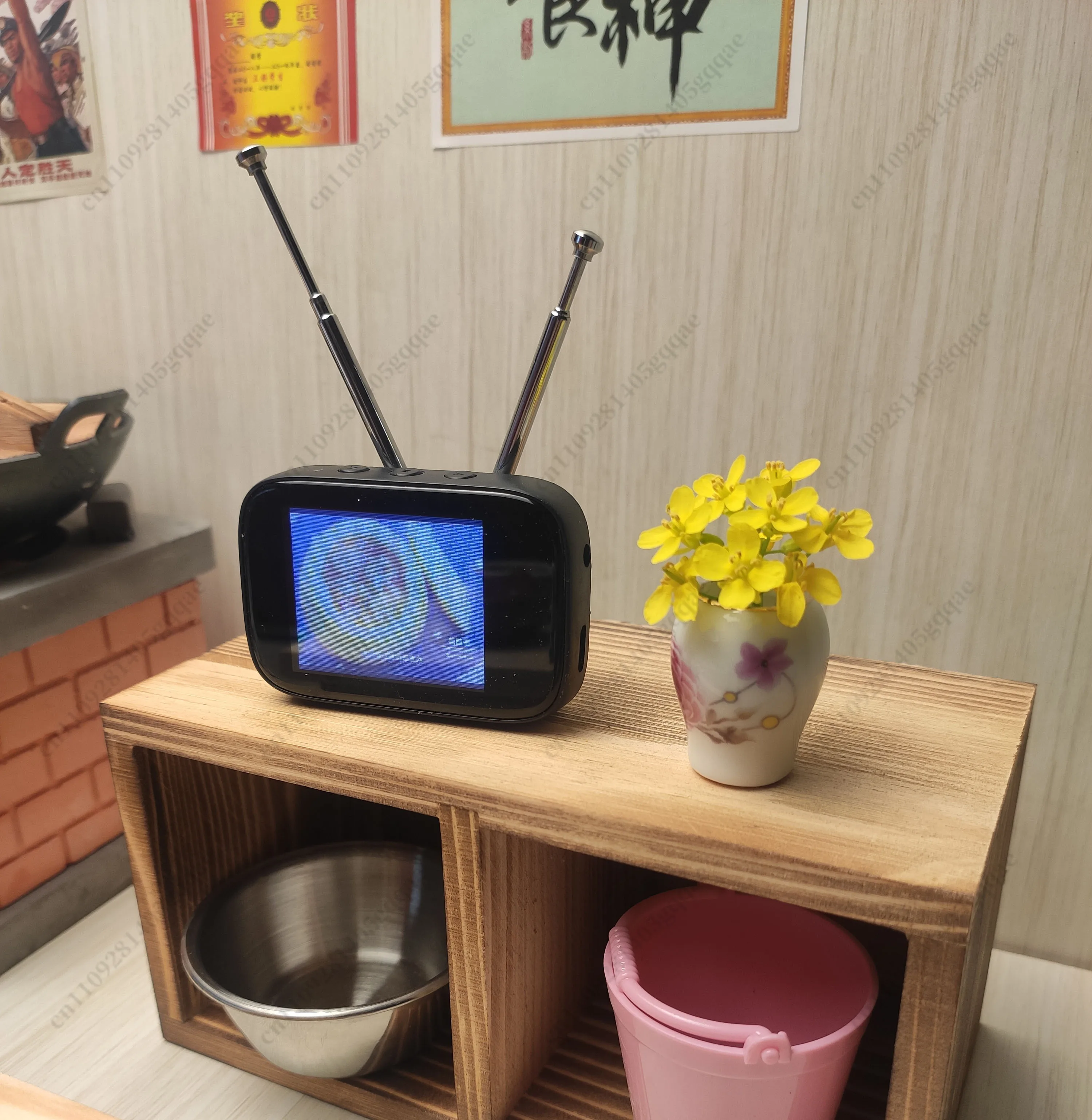 Miniature TV Model - Retro Style with Color Touch Screen for Dollhouse & Kitchen Decor, Customizable Video Content