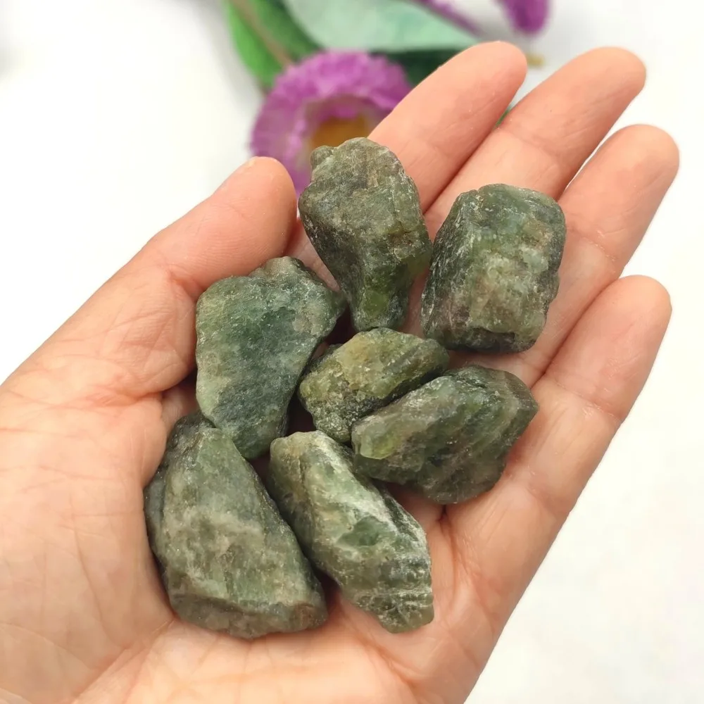 1pc Random Natural Green Apatite Raw Rough Stone Quartz Crystal Mineral Specimen Healing Reiki Aquarium Home Room Decoration