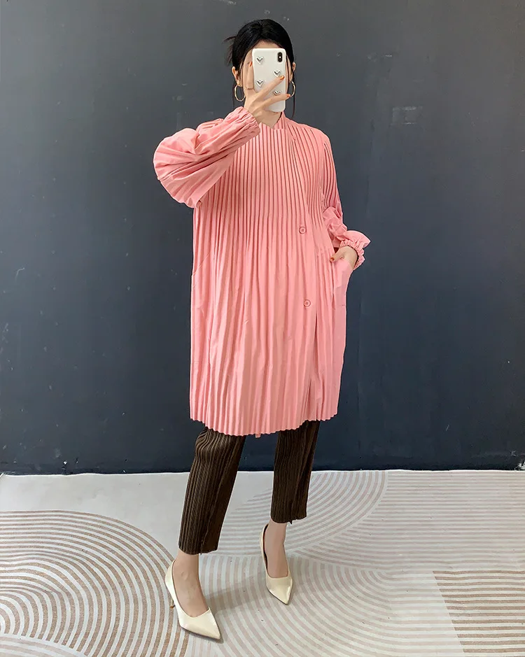 

Miyake плиссированный длинный женский плащ 2026, весна-осень, элитная элегантная простая свободная повседневная ветровка с круглым вырезом, шикарная