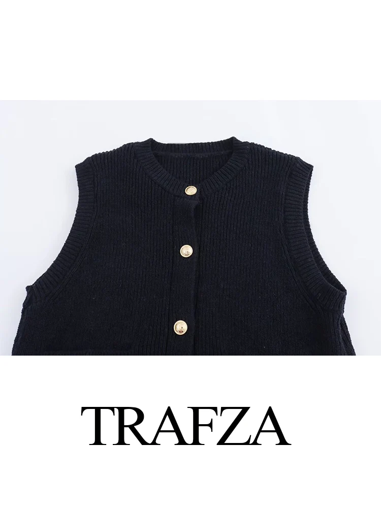 TRAFZA Women Fashion Crew Neck Sleeveless Single-Breasted Double Pocket Sweater Vest Female Elegant Street Casual 2-Color Tops