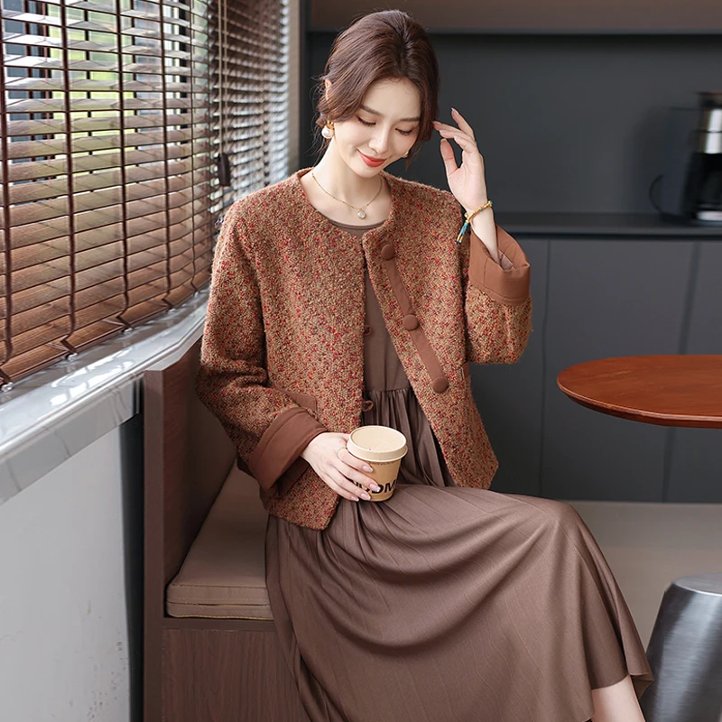 

Модный осенний комплект: юбка и жакет в стиле французского шика для женщин среднего возраста, очень удобный, свободного кроя.