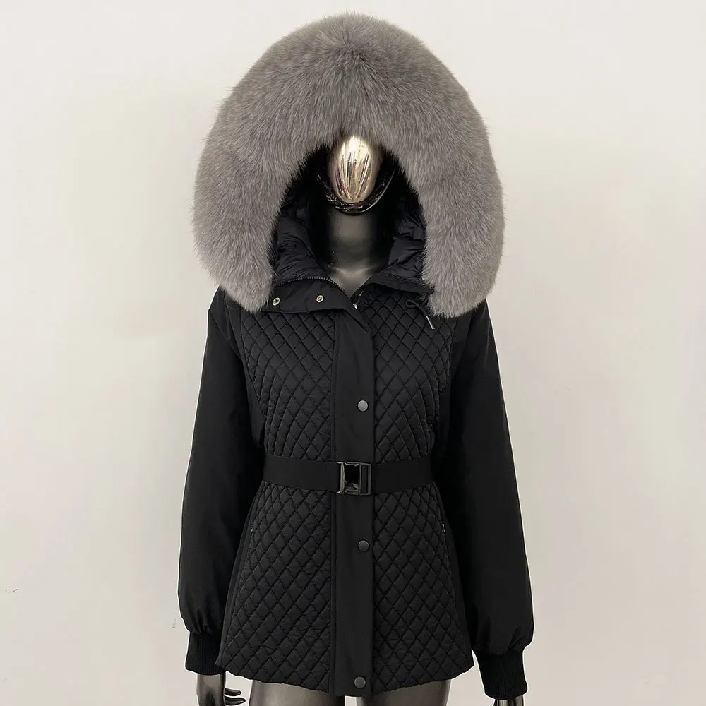 2025 prendas de vestir exteriores cortas para mujer, recién llegado, chaqueta con capucha y cuello de piel grande de zorro, plumón de pato blanco grueso con cinturón