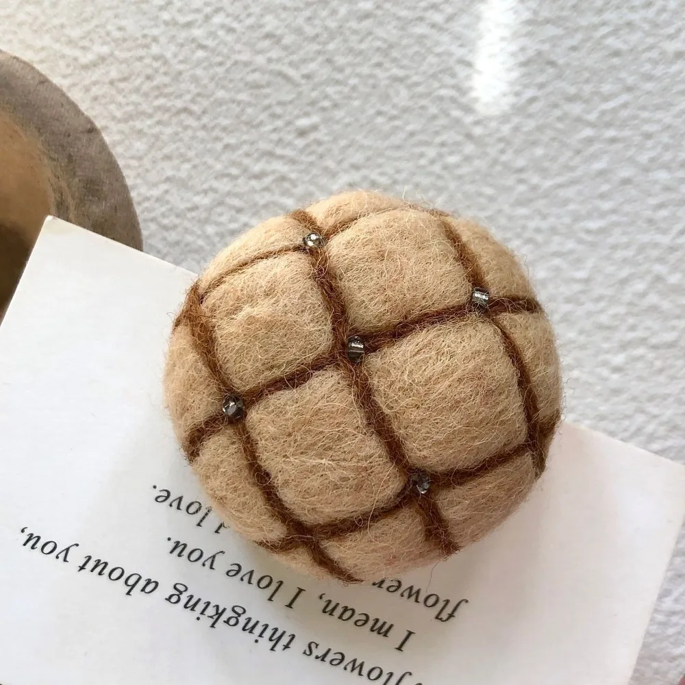 Cartoon Wollfilz Französisch Brot Haar Clip Kreative Nette Rosinen Toast Pin Pretzel Süße Ananas Brötchen Brosche Streetwear