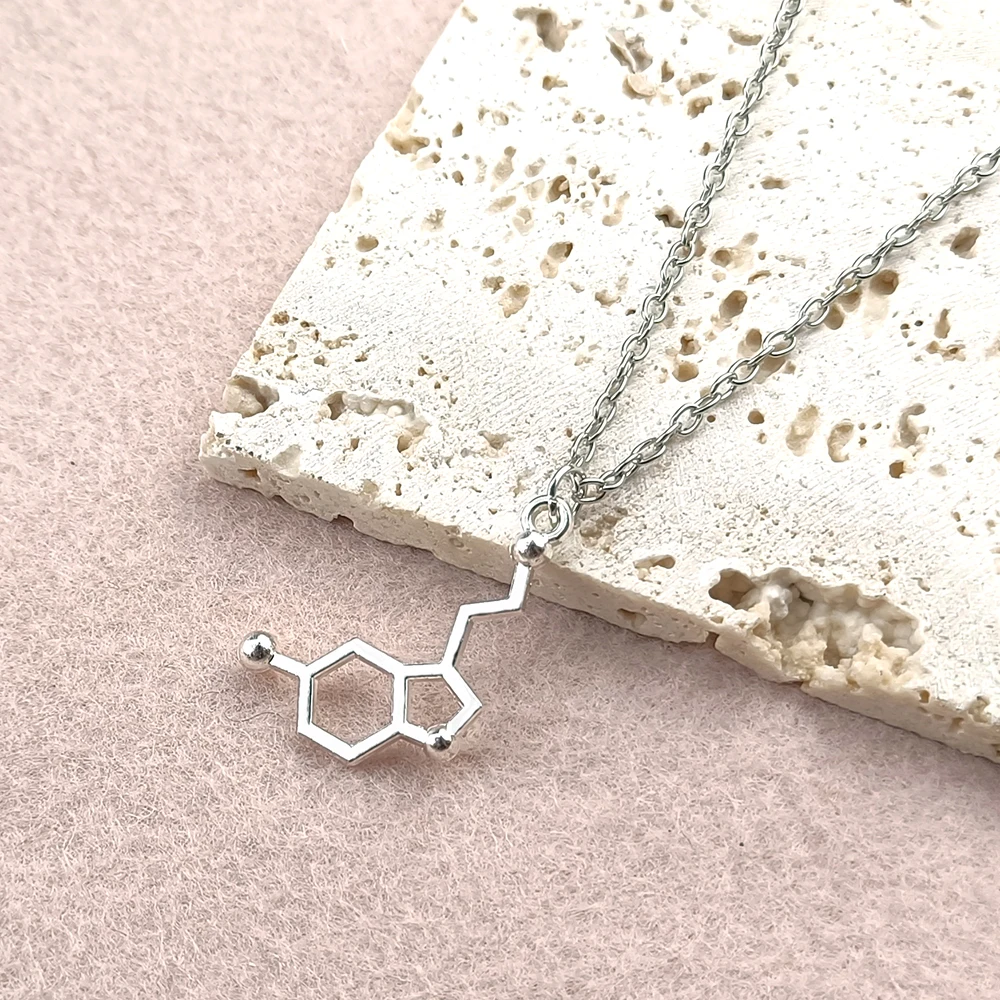 Creative Dopamine Style Chemical Molecule Pendant Necklace Exquisite Minimalist Clavicle Chain Personal Trendy Neck Jewelry Gift