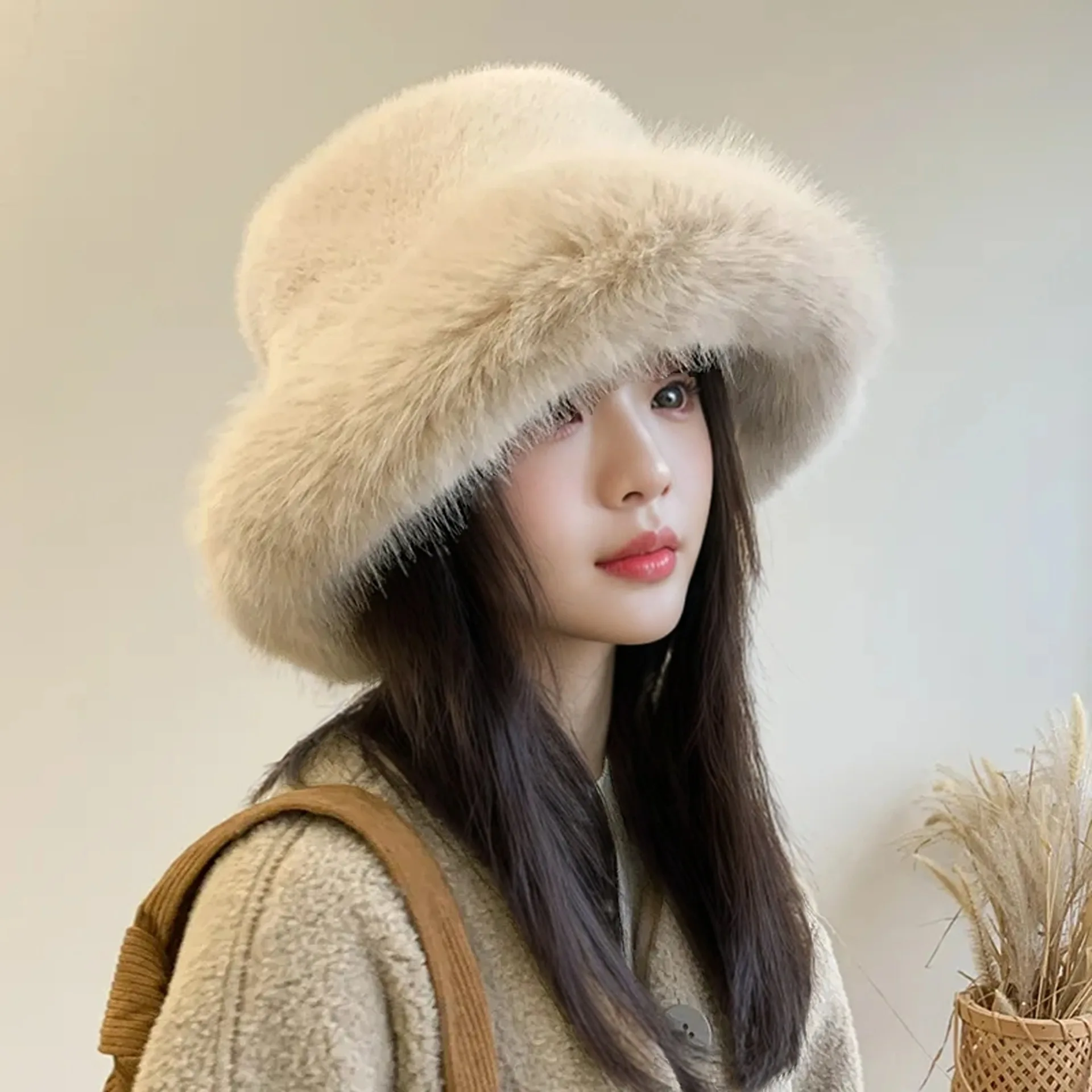 2024 Winter Bucket Hat for Women Faux Fur Fluffy lady Luxury Plush Hat Thicken Snow Oversized Fur Bucket Hat Soft Panama Cap