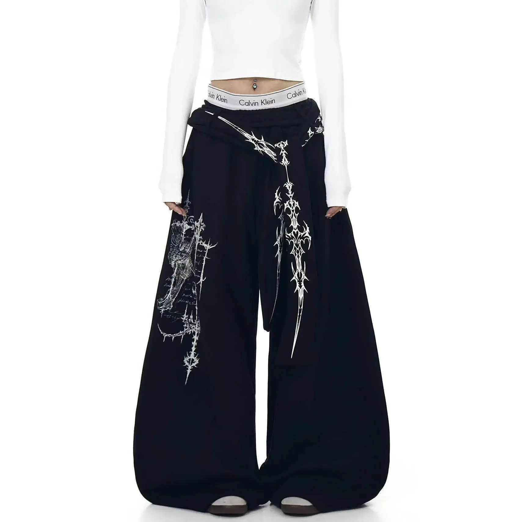 Vintage American Streetwear Baggy Pants with Thorn Graphic - Double Waisted Wide Leg Sweatpants for Hip Hop Dance & Street Style