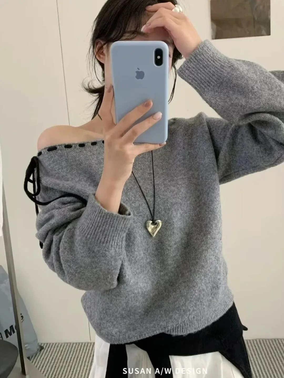 Gray round Neck Short Knitted Sweater Women's Loose Fit Inner Wear Base Layer Top Casual Style Knitted Knitwear for Autumn Wi...