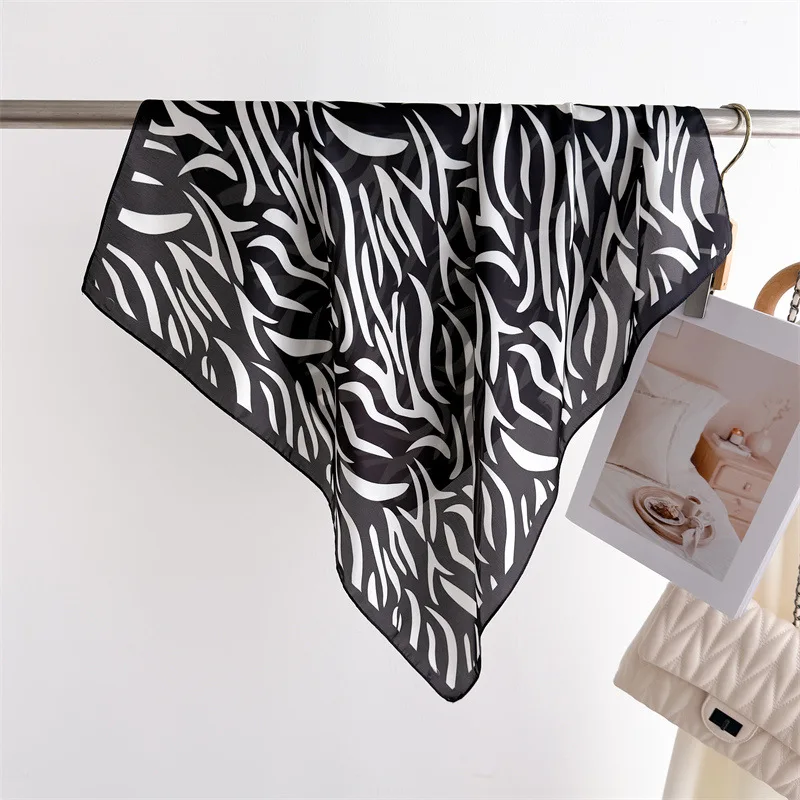 70*70 سنتيمتر زيبرا المشارب طباعة وشاح الرأس للنساء الحرير أوشحة مربعة Foulard باندانا موضة تزيين الحجاب الإناث منديل #4
