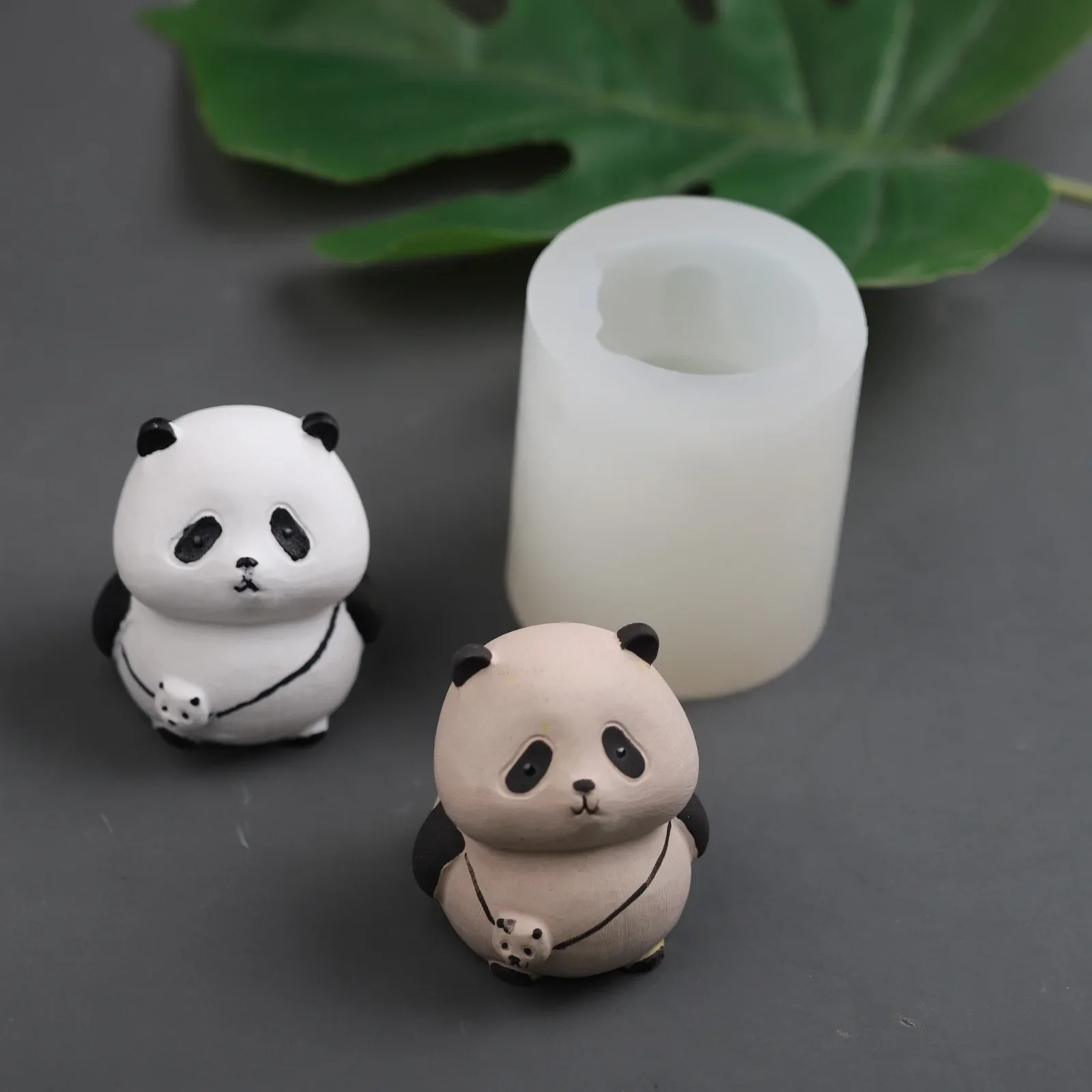 

Three-dimensional Panda Scented Candle Silicone Mold DIY Handmade Soap Cake Baking Decoration Backpack Bear Mold