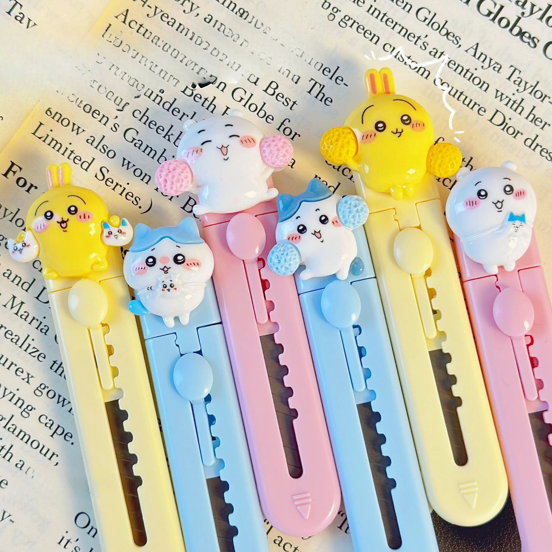 

Chiikawas Mini Utility Knife Cute Usagi Hachiware Retractable Box Cutter Portable Small Art Knife for Envelopes & Packages