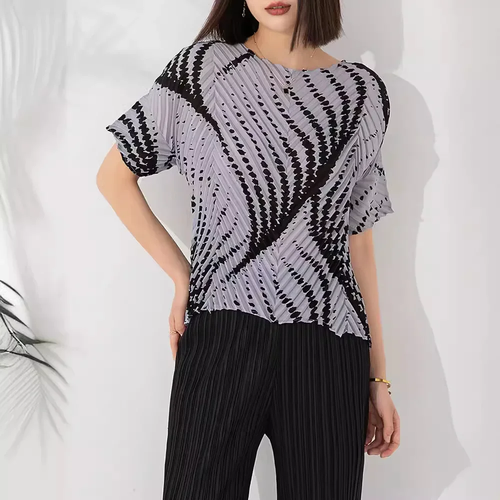 Miyake Pleated Top Women's 2024 Summer New Printing Fashion Loose and Slim V-shaped Pleated Round Neck Niche Pullover T-shirt