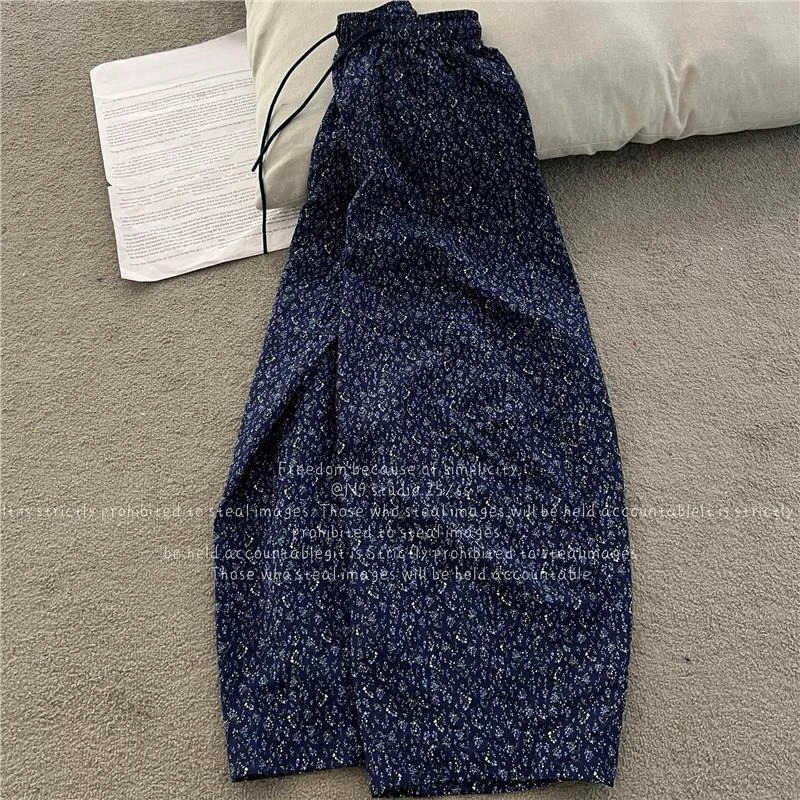 

Японские модные темпераментные темно-синие повседневные брюки с цветочным принтом, широкие брюки с эластичной резинкой на талии, осенние свободные брюки для женщин