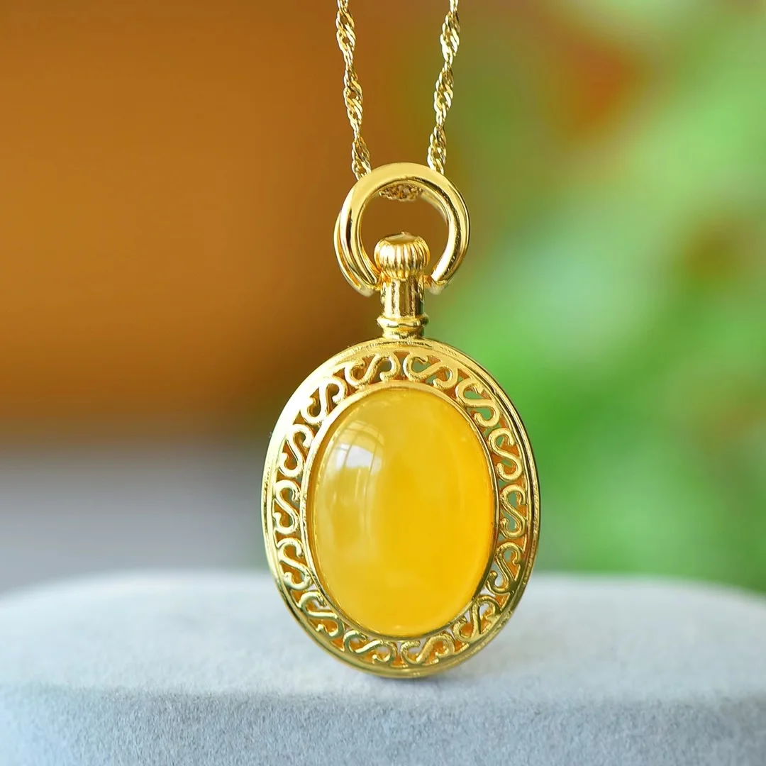 Natural Beeswax Pendant Fine Clavicle Chain Necklace Amber Pendants Retro Womens Charms Mascots Jewellery Fashion Girl Jewelry