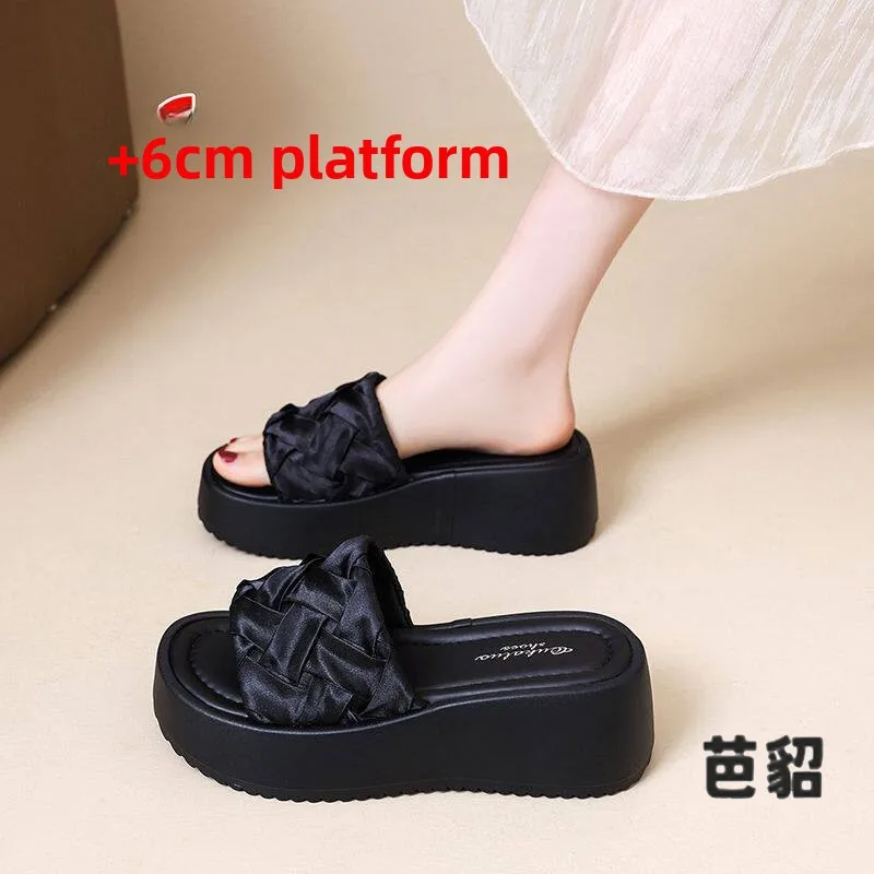 Women's Sandals 2026 New Summer Outdoor Wear Beautiful Beach Thong Slippers Thick Bottom Casual Style for Skirts And Dresses