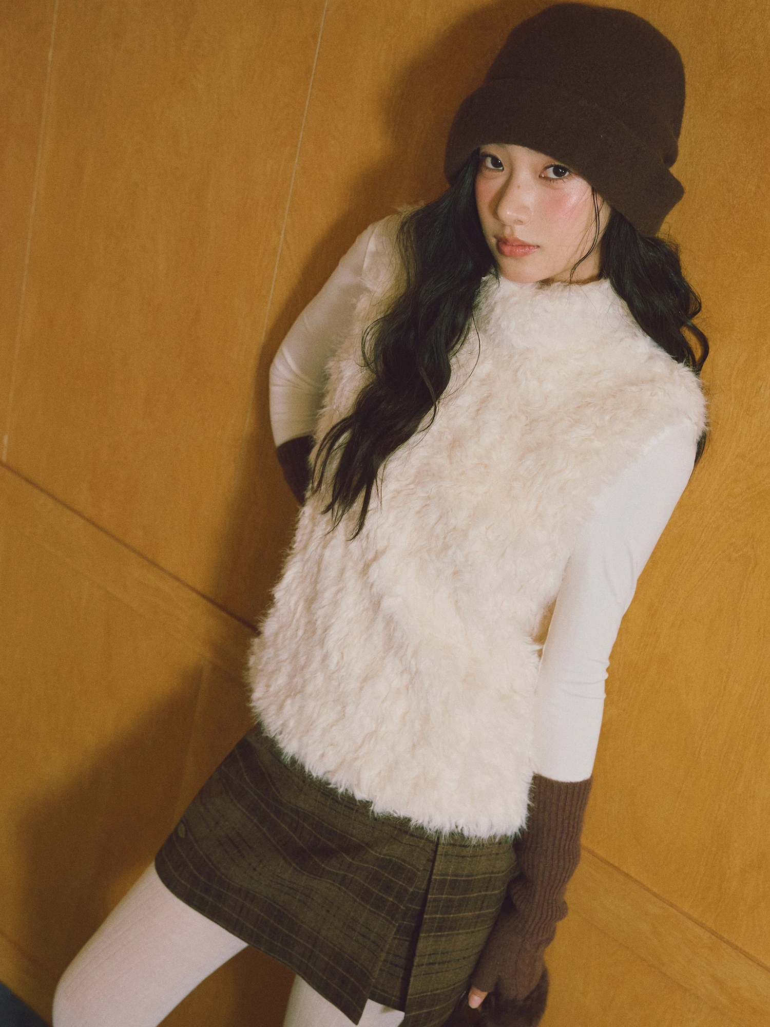 سترة فرو توكا مجعدة صديقة للبيئة بياقة واقفة دافئة للنساء، سترة فروي مكتوفة الظهر