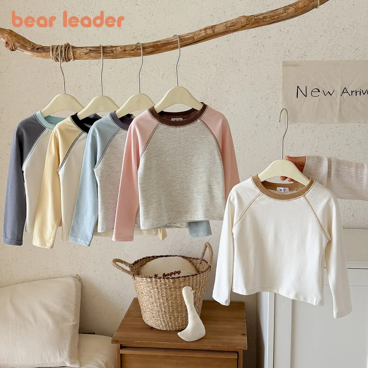 Bear Leader Boys and Girls Long Sleeved T-shirts Spring and Autumn New Color Blocked Tops Korean Version Girls' Clothing