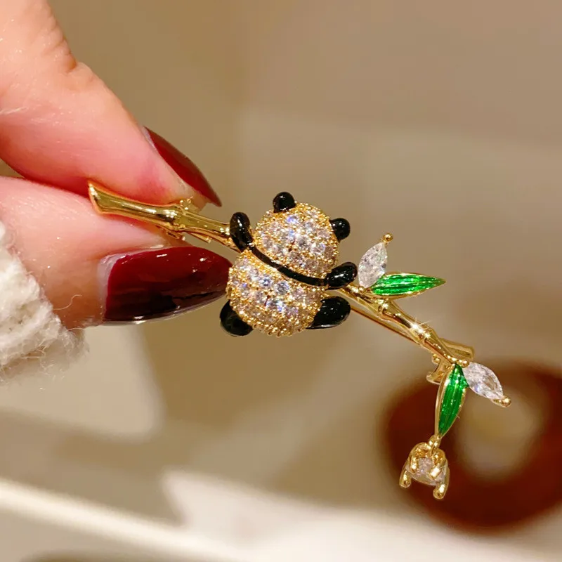 CC Cute Brooches Panda Mini Sweater Pins Cheongsam Pin Chinese Style Zirconia Cardigan Shawl Buckles Luxury Jewelry Corsage B233