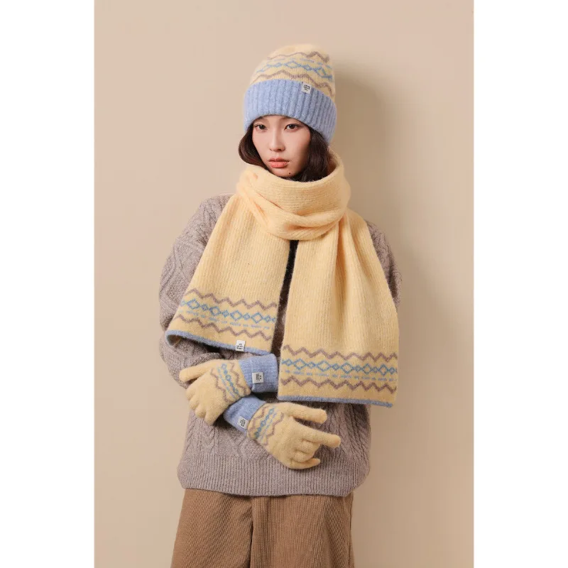 2025 شتاء جديد ريترو فيل آيلاند الجاكار المرأة وشاح سميكة الدافئة معطف خارجي الرقبة قفازات سدادات حماية الأذن قبعة ثلاث قطع مجموعة