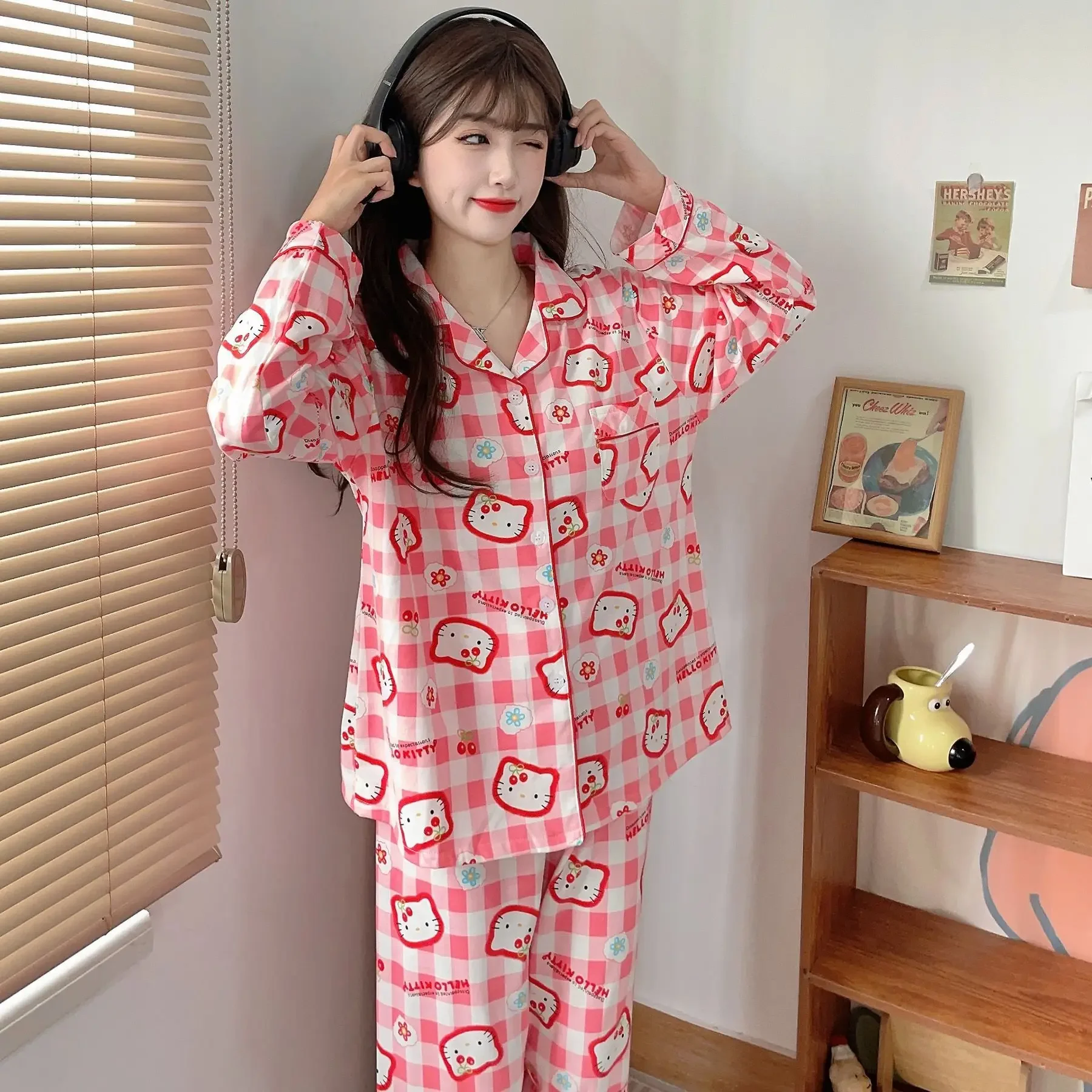 Sanrio Hello Kitty Anime pijamas de mujer lindo a cuadros pantalones de manga larga conjunto de dos piezas de primavera otoño ropa de casa cómoda suelta