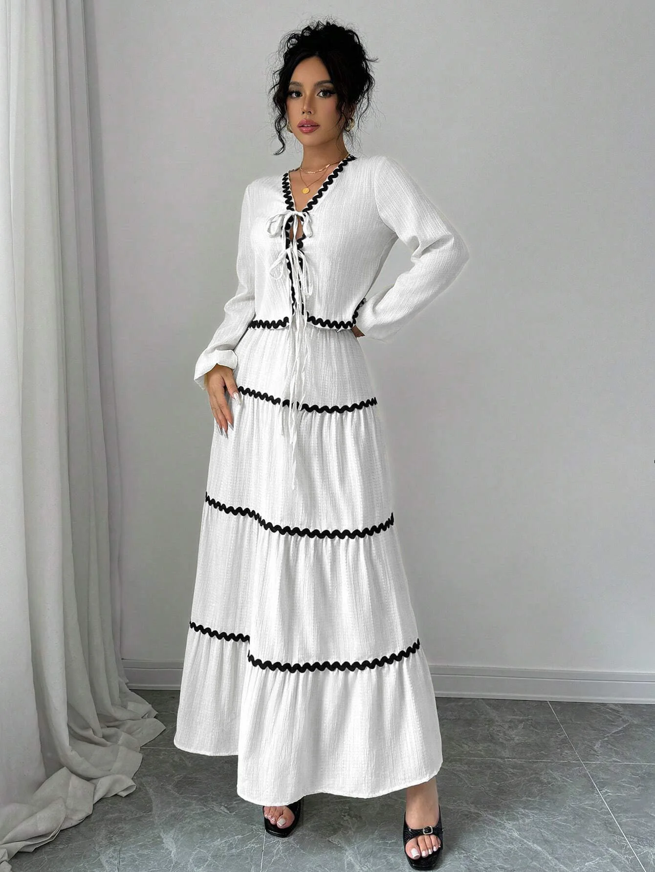 Abito da donna bohémien in 2 pezzi Primavera Autunno Abito in pizzo bianco con cravatta sul davanti Manica lunga con scollo a V Cardigan Top e gonna maxi a strati