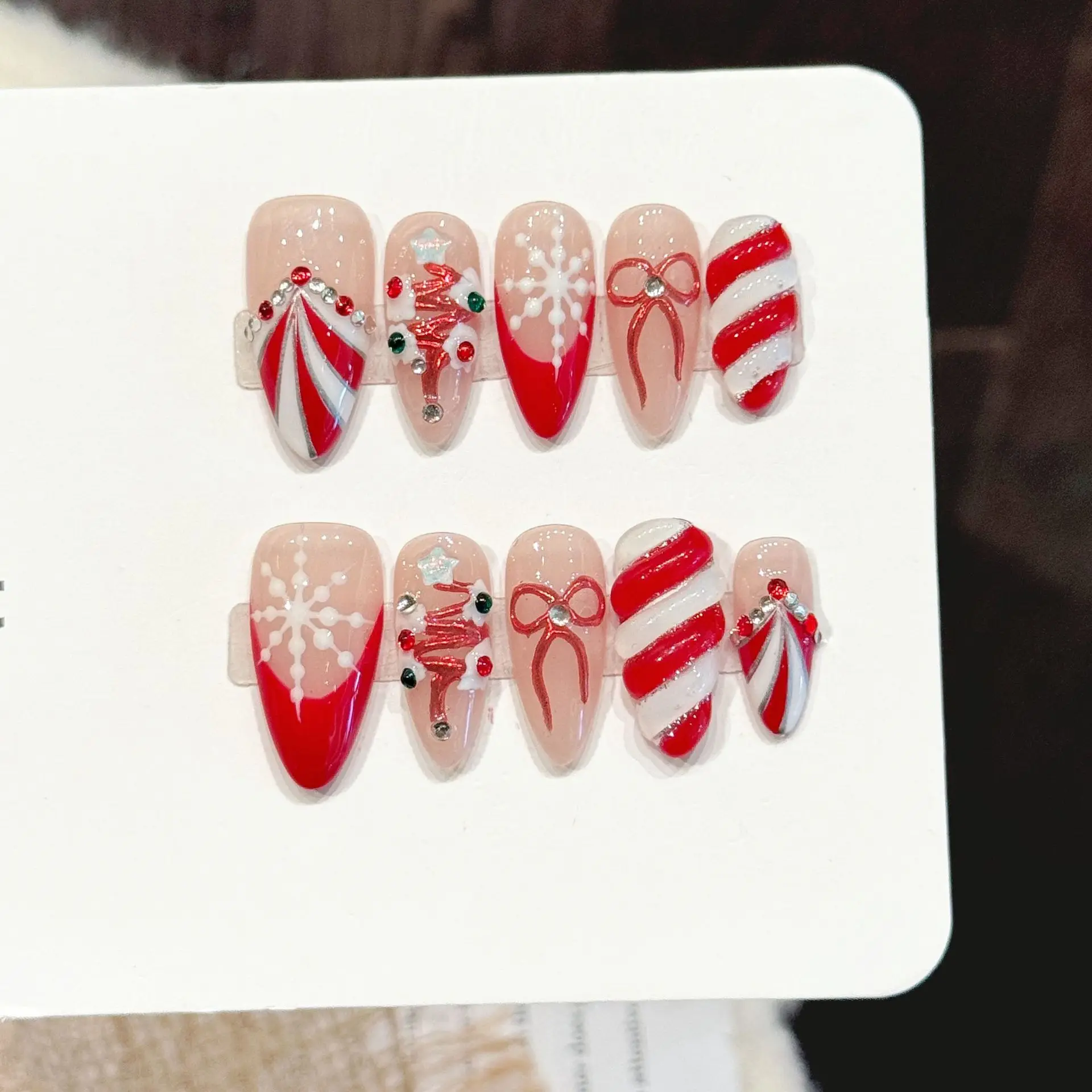 

10pcs Handmade Almond Press On Nails Christmas Red White Stripes Snowflake Bow Design Cute Fake Nails Wearable Nails Art Tip