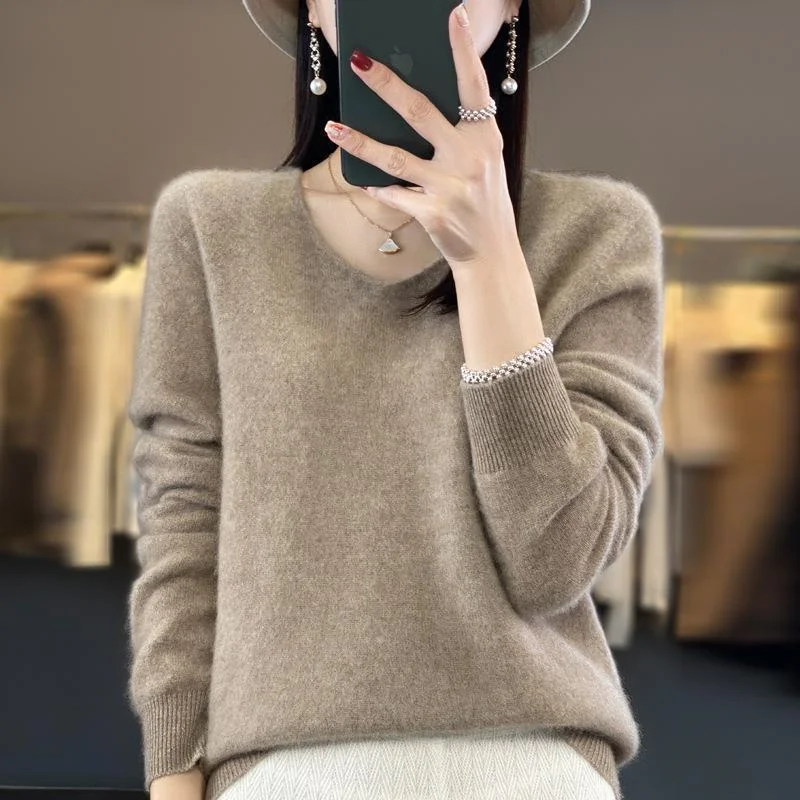 Autumn Winter New Cashmere Sweater Women's Short Loose Knitted Sweater  Wool fashion V-neck Warm Pullover Top