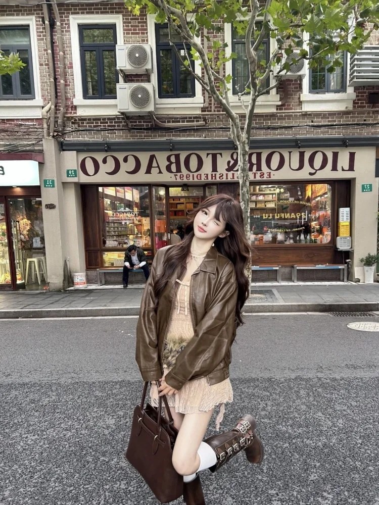 

Коричневая кожаная куртка женская демисезонная 2026 года, новая, из искусственной кожи, в американском ретро-стиле, крутая укороченная куртка для уличного стиля
