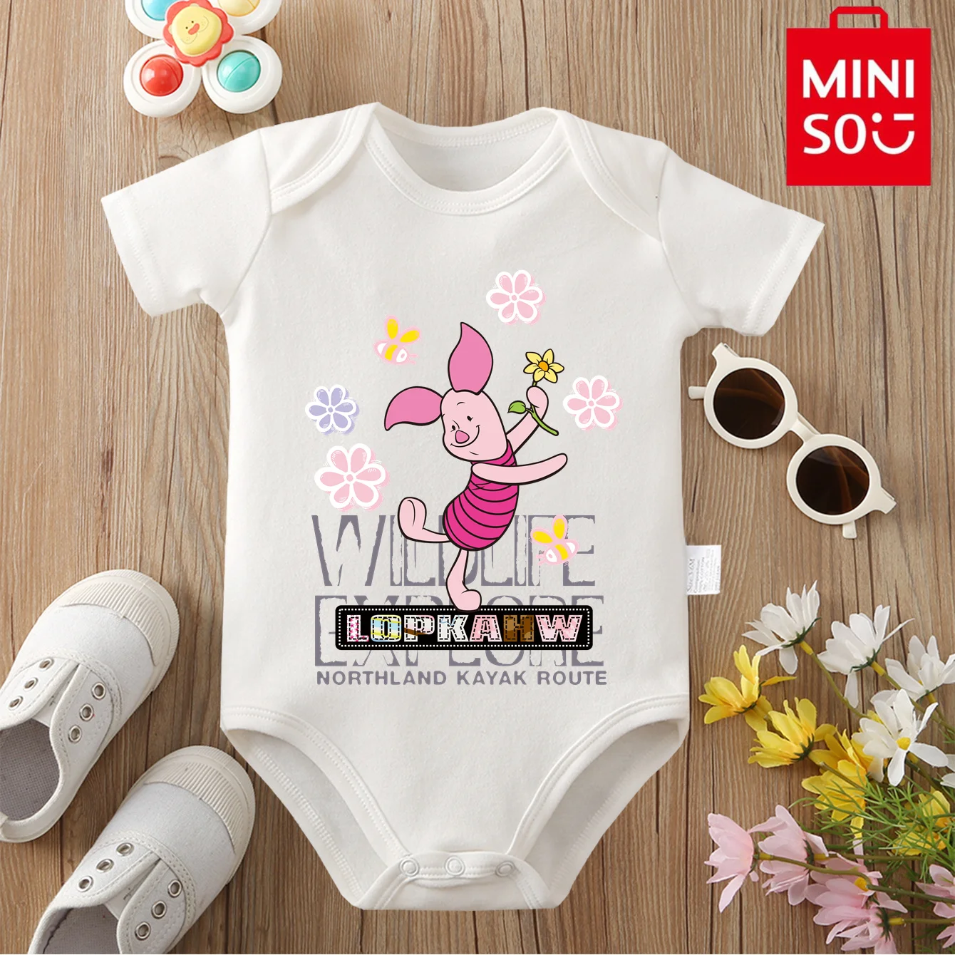 ملابس أطفال قطنية 100% من MINISO بدلة قطعة واحدة ويني ذا بوه Piglet مطبوعة برسوم كارتونية لطيفة لحديثي الولادة من عمر 0 إلى 12 شهرًا