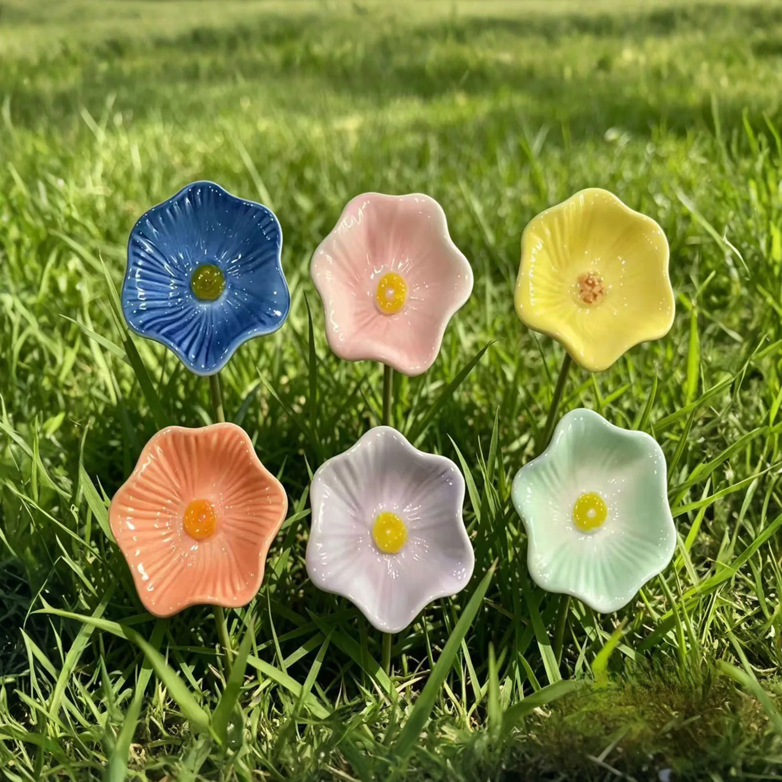 6Pcs Ceramic Flower Bee Drinking Station Weatherproof Flower Shape Bee Watering Station Outdoor Garden Yard Lawn Decor