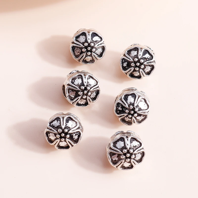 Leslie 15 Stück niedliche Blumen-Charms-Perlen-Anhänger für DIY Markenarmbänder, Halsketten, handgefertigte Schmuckherstellung, Zubehör – Detail 4